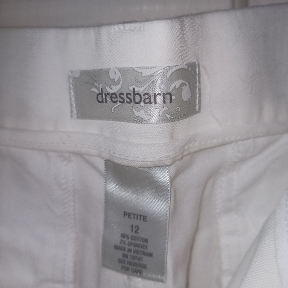 Women's White Capris Pants - Picture 4 of 4